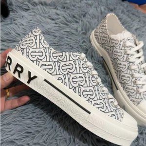Burberry exclusive logo printed cotton office shoes white